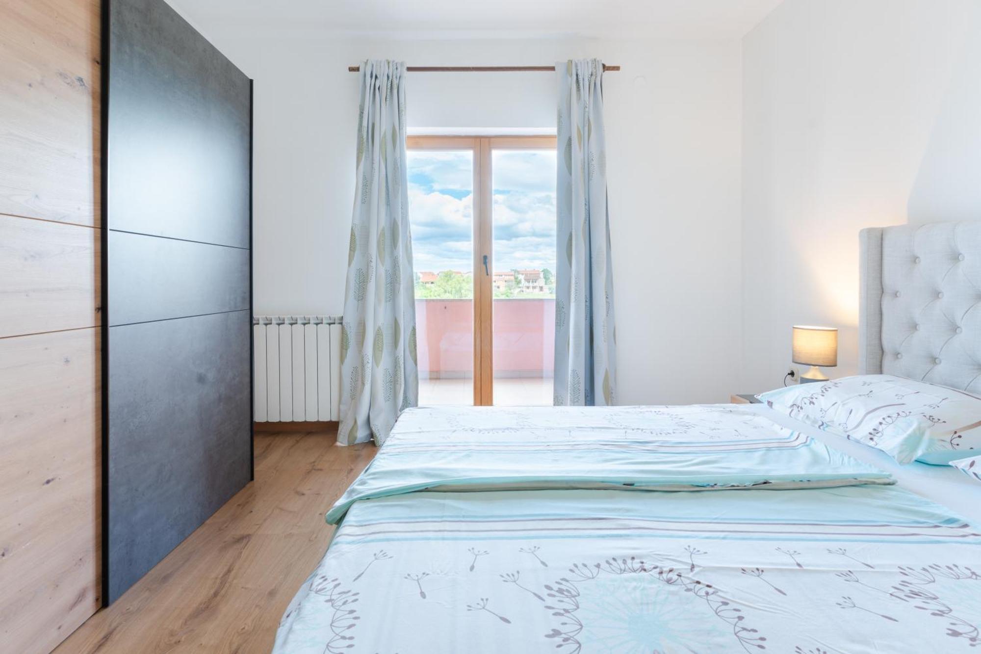 Sunny Apartment Valbandon Fažana Oda fotoğraf